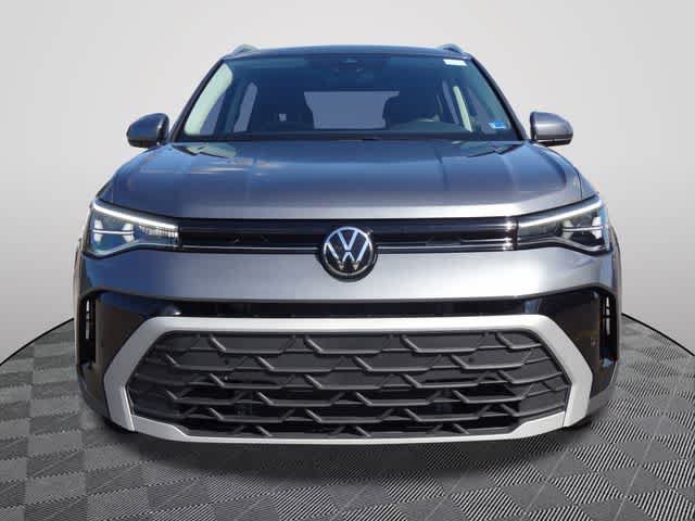 Used 2025 Volkswagen Taos SE FWD image 4