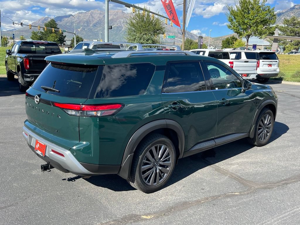 Used 2023 Nissan Pathfinder SL w/ SL Premium Package FWD image 8