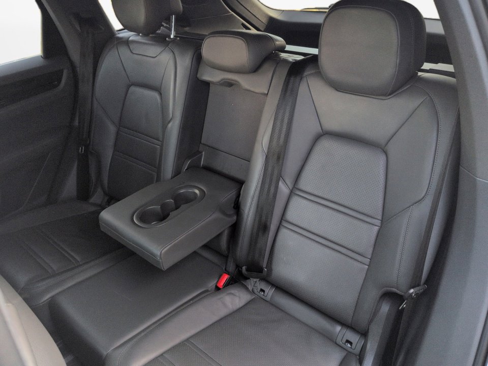 Used 2019 Porsche Cayenne AWD/4WD image 12