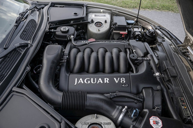 Used 1999 Jaguar XK8 Convertible image 24