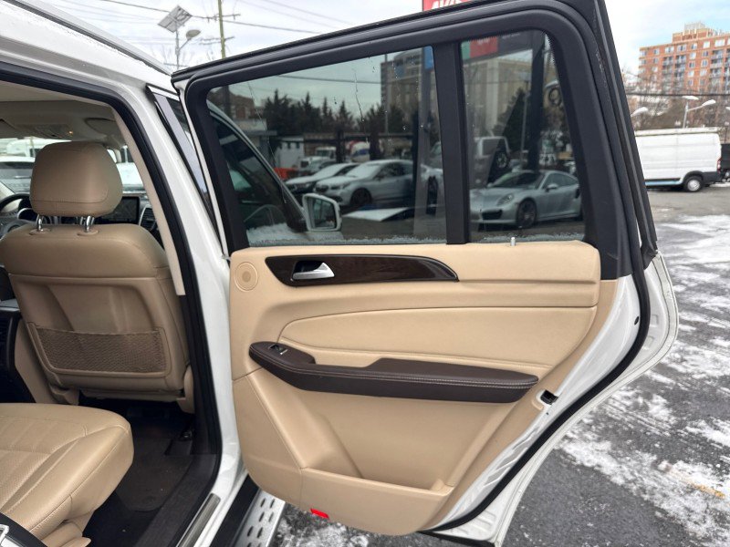 Used 2017 Mercedes-Benz GLS 450 4MATIC image 16