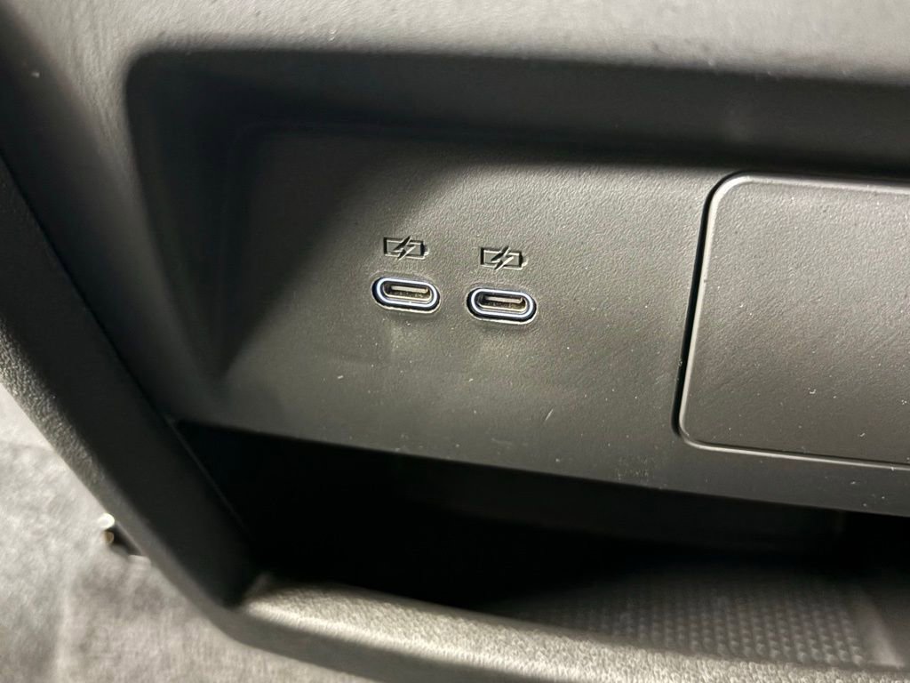 Used 2025 Chevrolet Traverse LT image 40