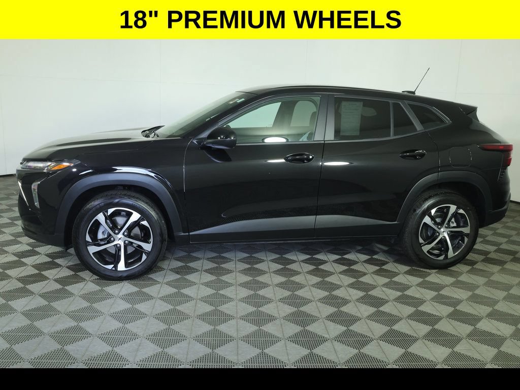 Used 2026 Chevrolet Trax RS w/ Driver Confidence Package FWD image 5