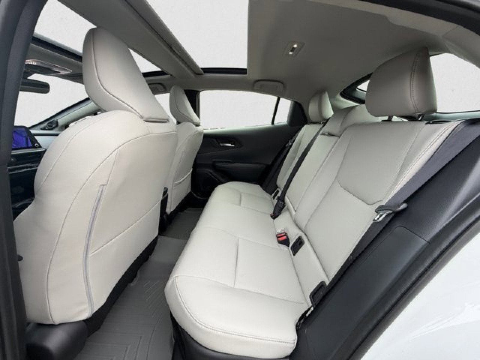 Used 2024 Toyota Prius Limited AWD/4WD image 18