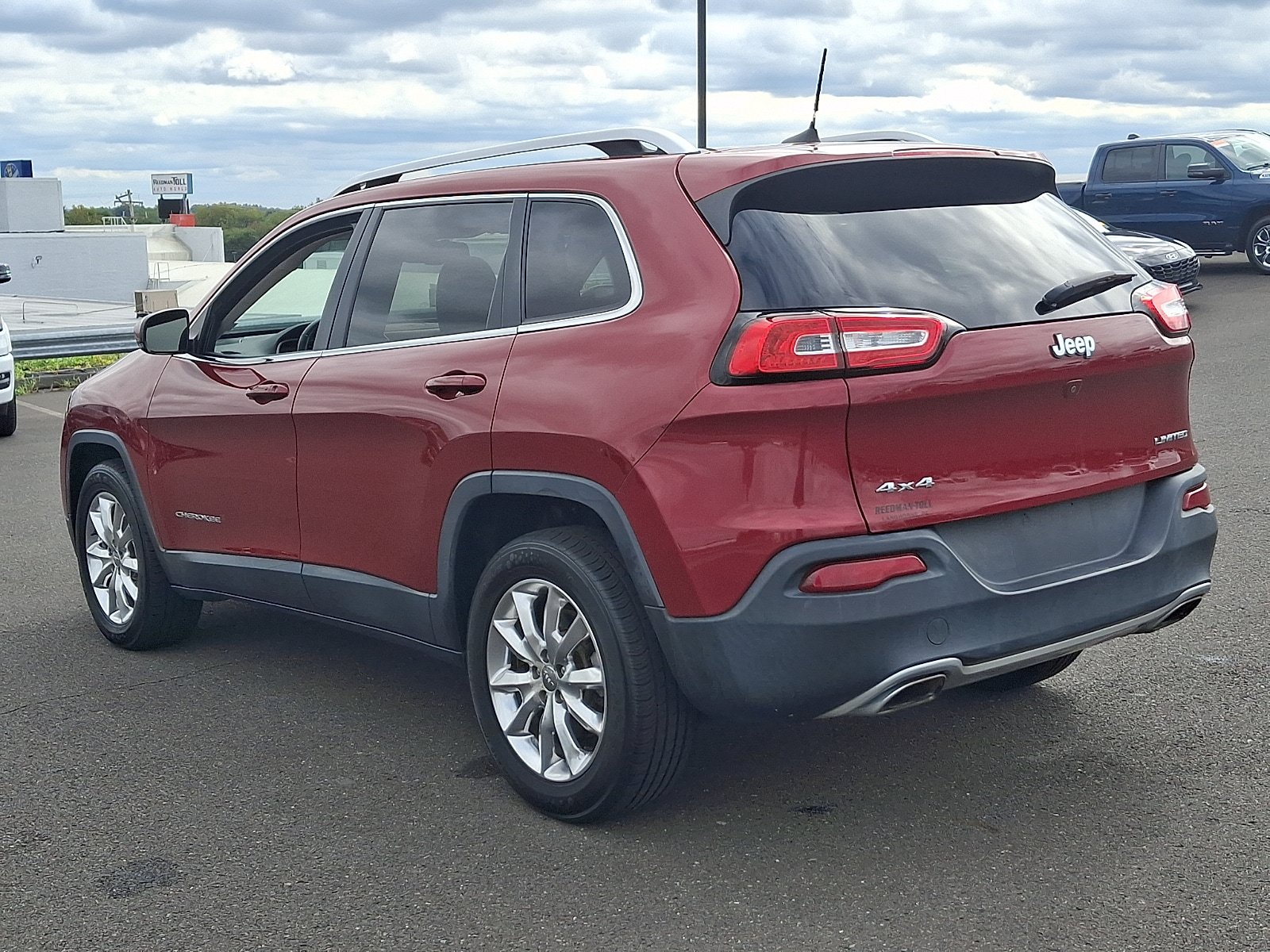 Used 2016 Jeep Cherokee Limited AWD/4WD image 4