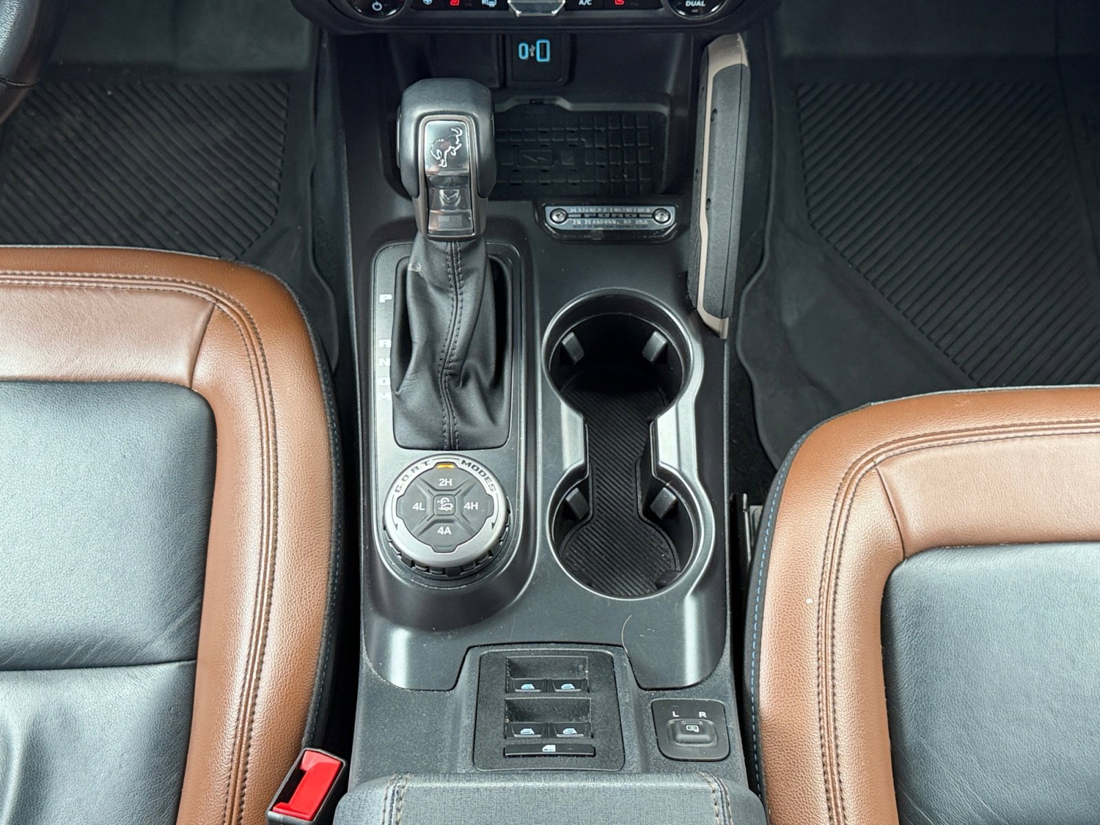 Used 2024 Ford Bronco Outer Banks w/ Sasquatch Package AWD/4WD image 15