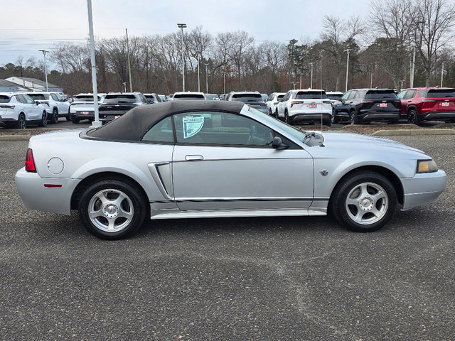 Used 2004 Ford Mustang Convertible image 17