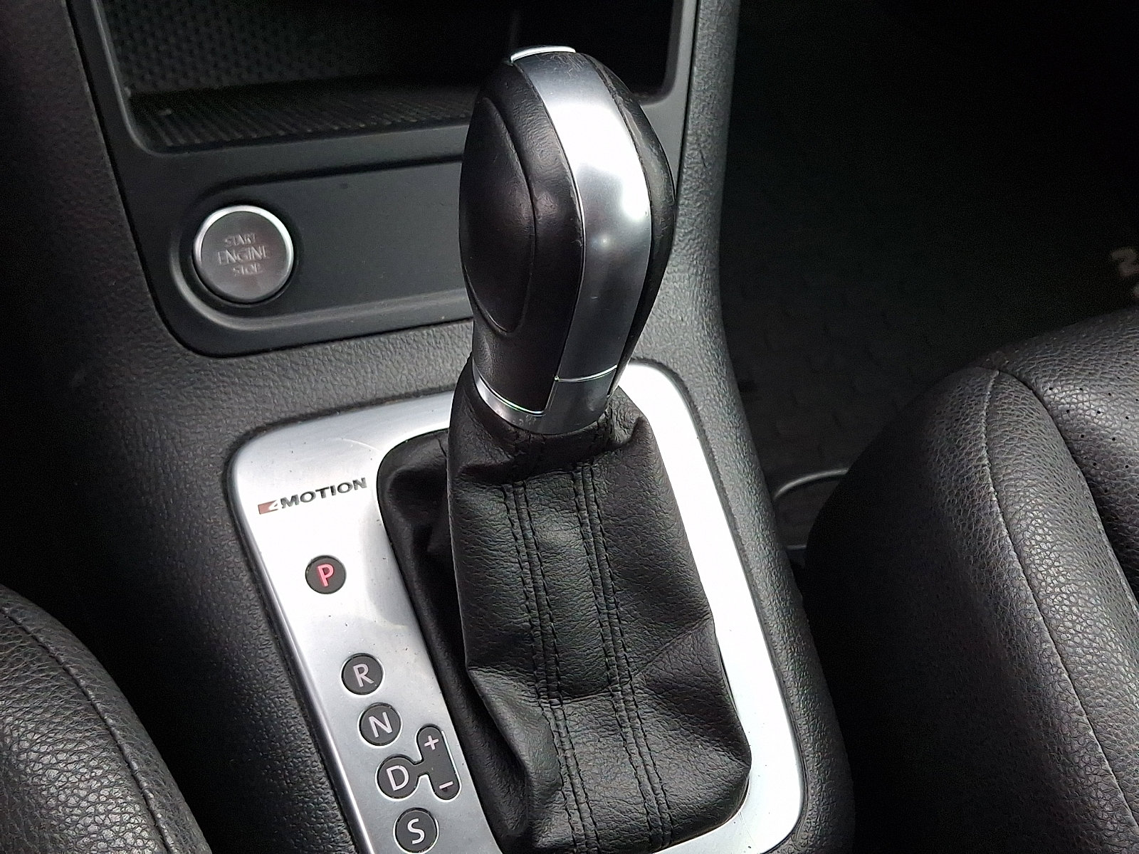 Used 2016 Volkswagen Tiguan S image 14