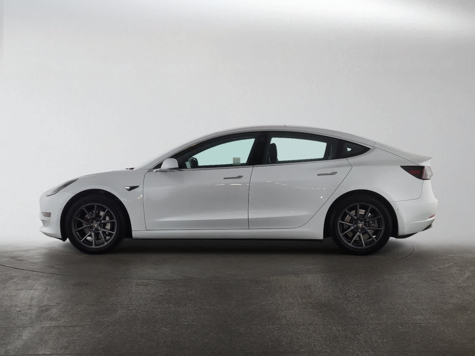 Used 2018 Tesla Model 3 Long Range RWD image 6