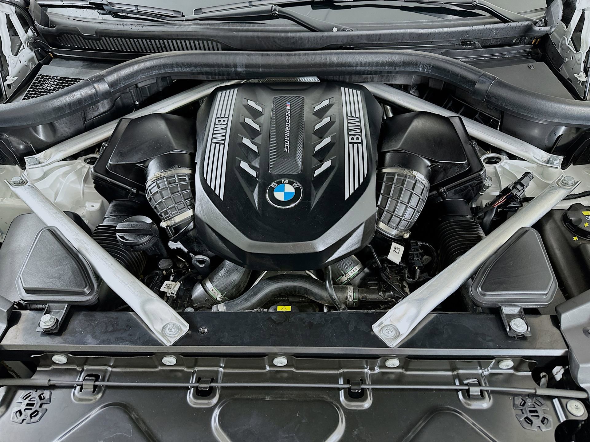 Used 2022 BMW X6 M50i w/ Executive Package AWD/4WD image 32