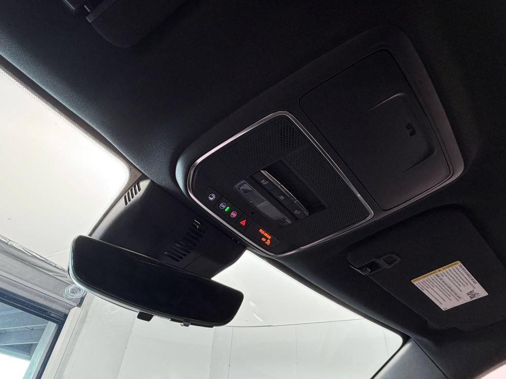 Used 2025 Chevrolet Traverse High Country FWD image 50