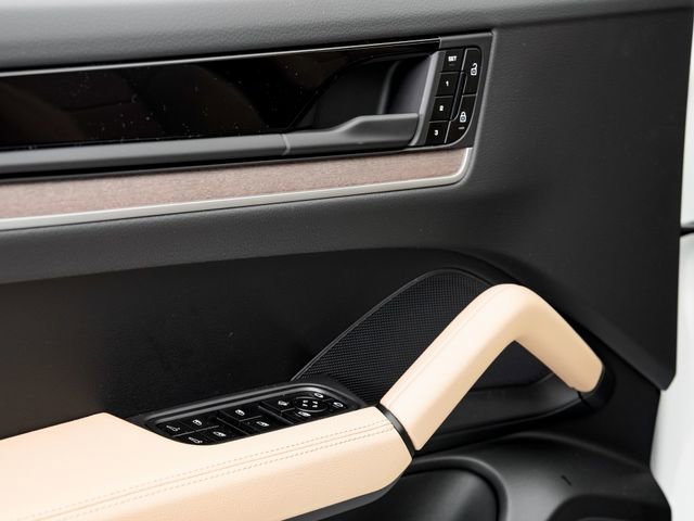 New 2026 Porsche Cayenne image 8
