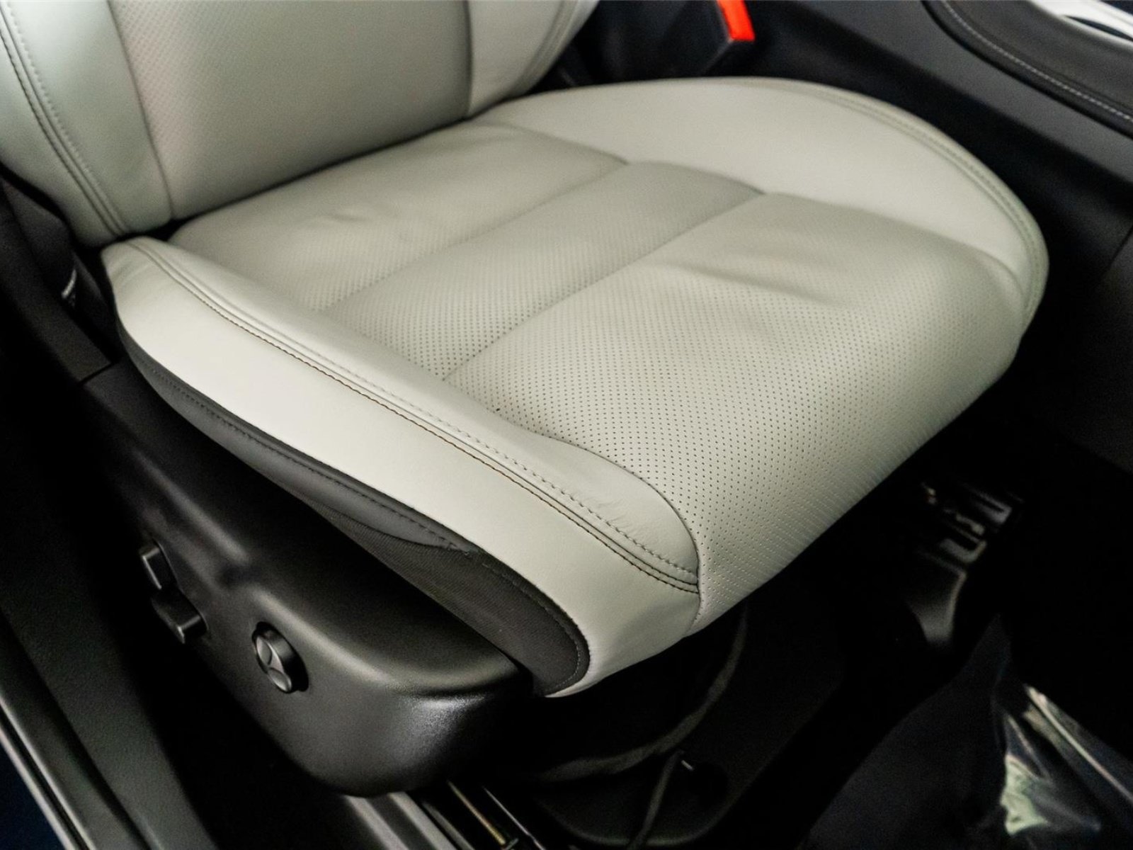 Used 2025 Dodge Durango SRT Hellcat AWD/4WD image 28