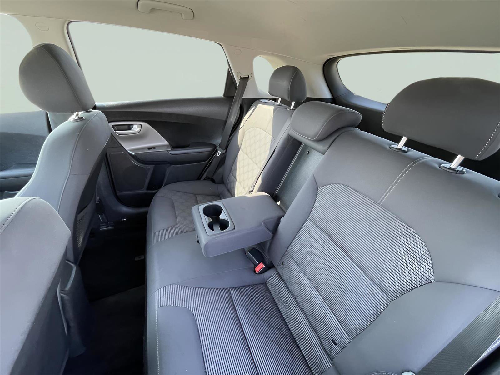 Used 2018 Kia Niro LX image 16