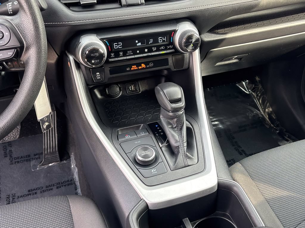 Certified 2024 Toyota RAV4 LE AWD/4WD image 25