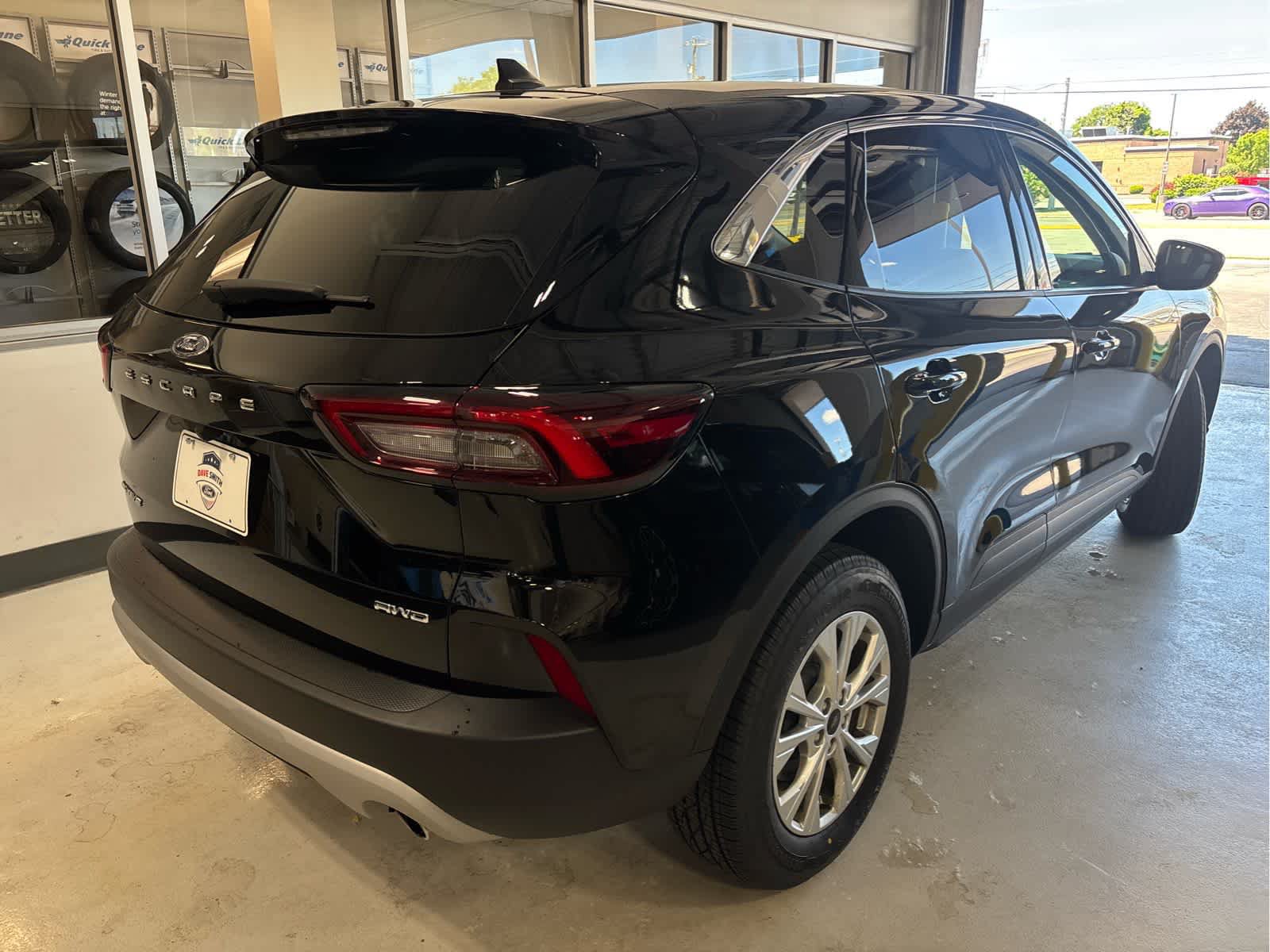 Certified 2023 Ford Escape Active AWD/4WD image 8