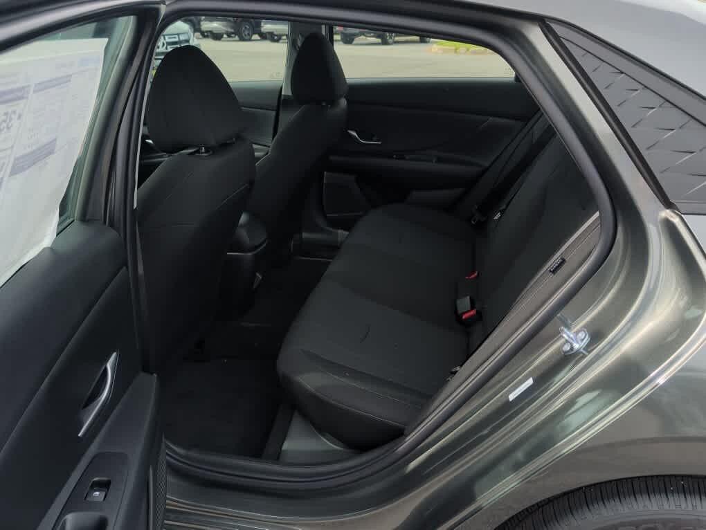 New 2026 Hyundai Elantra SE FWD image 25