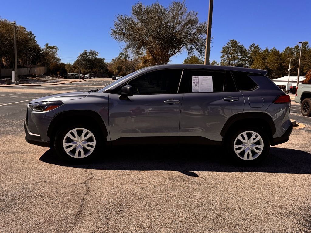 Used 2024 Toyota Corolla Cross L image 8