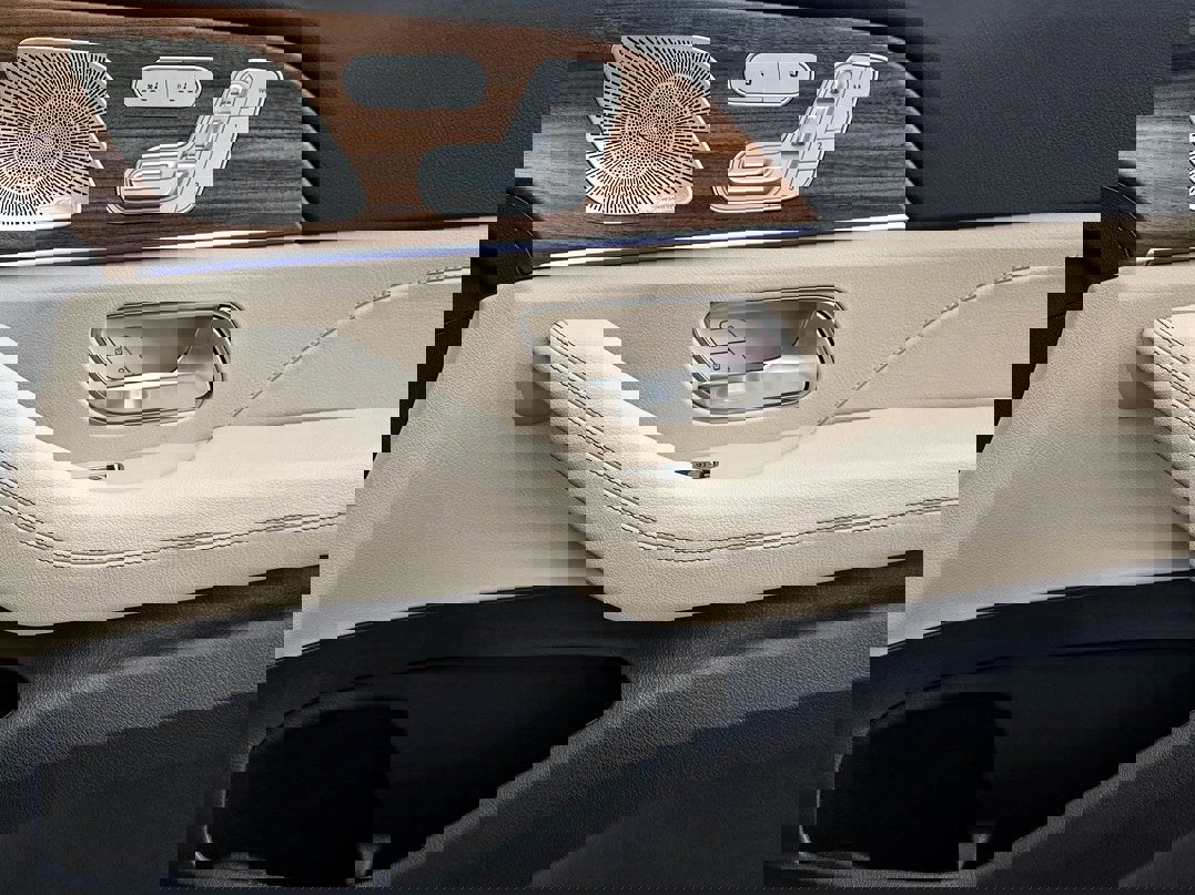 New 2026 Mercedes-Benz GLS 450 4MATIC image 39