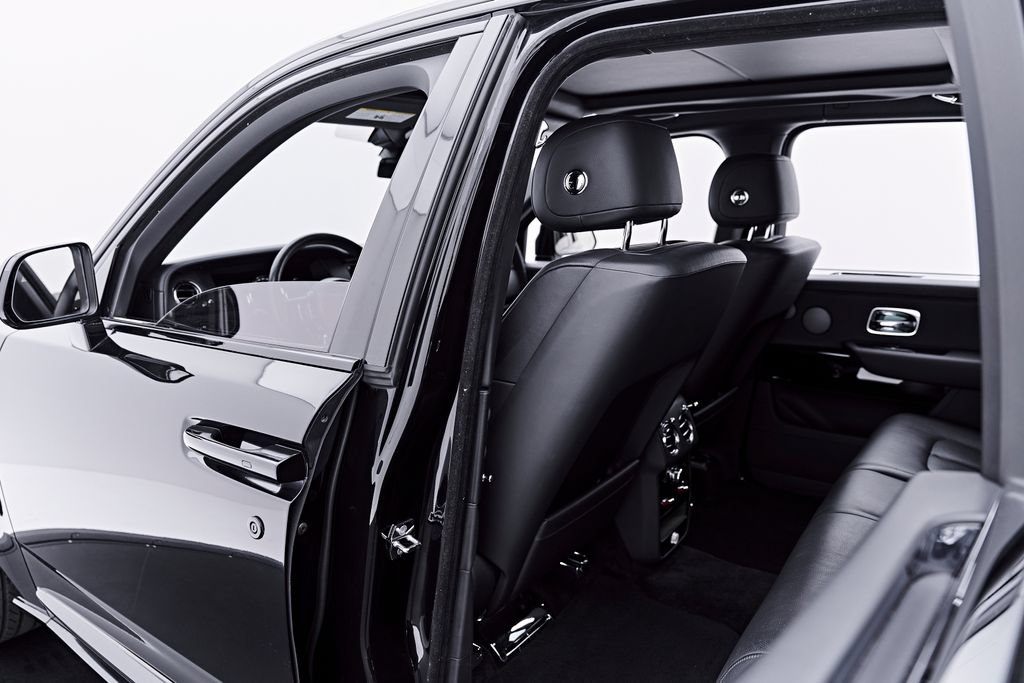 Used 2020 Rolls-Royce Cullinan AWD/4WD image 40