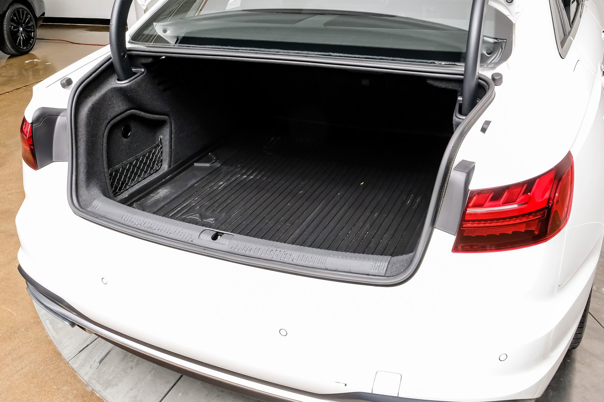 Used 2023 Audi A4 2.0T Premium w/ Convenience Package image 57