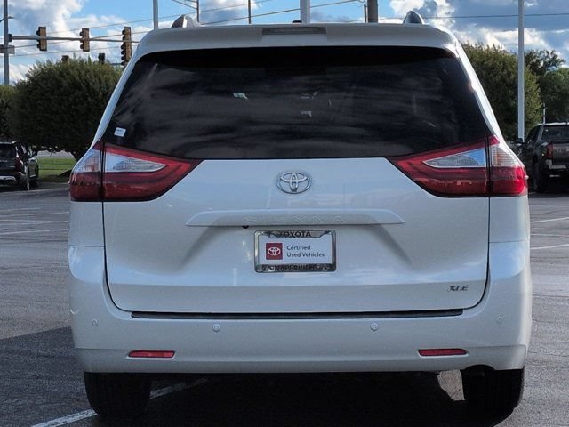 Certified 2017 Toyota Sienna XLE Premium FWD image 6