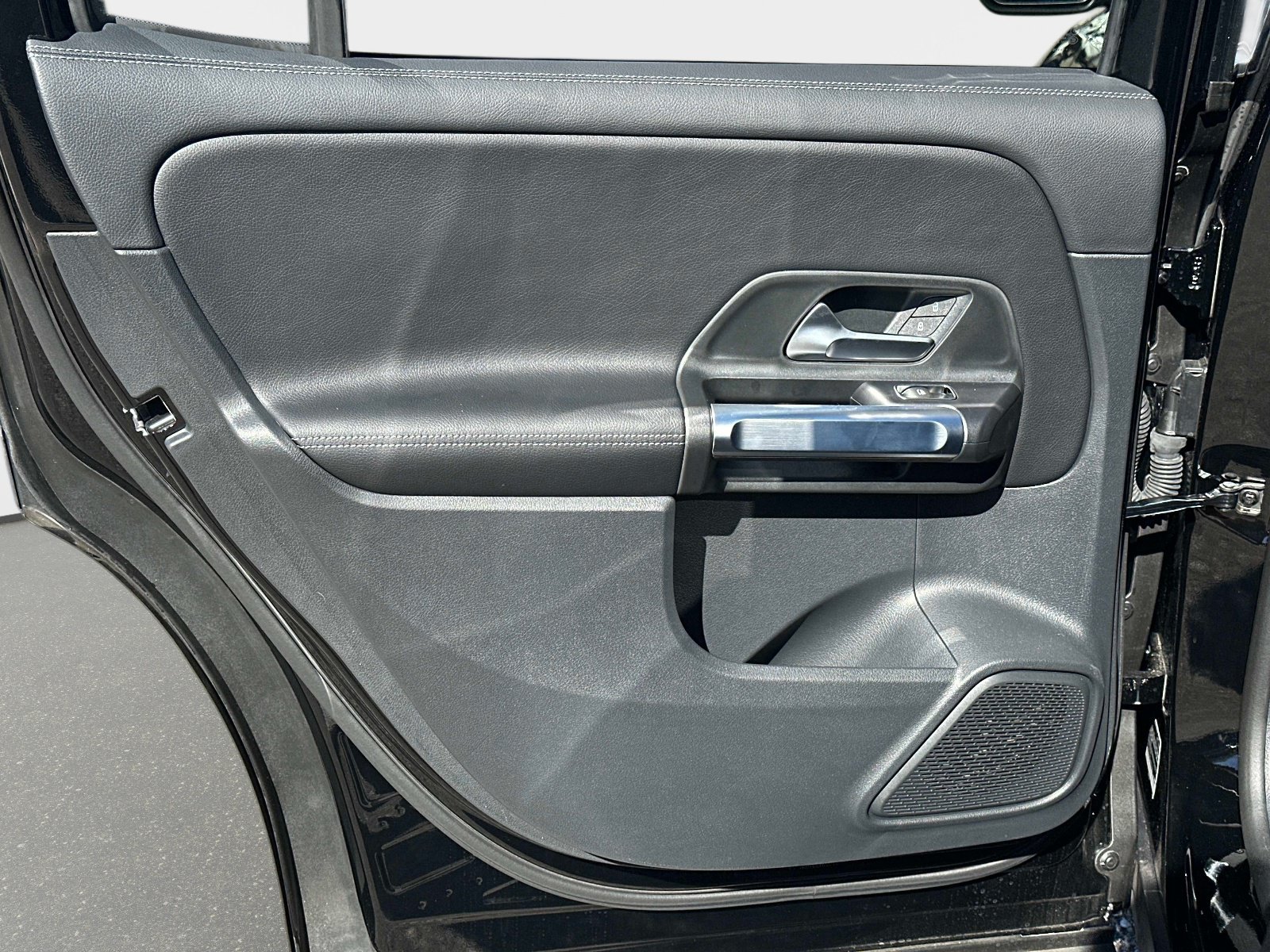 Used 2025 Mercedes-Benz GLB 250 image 12