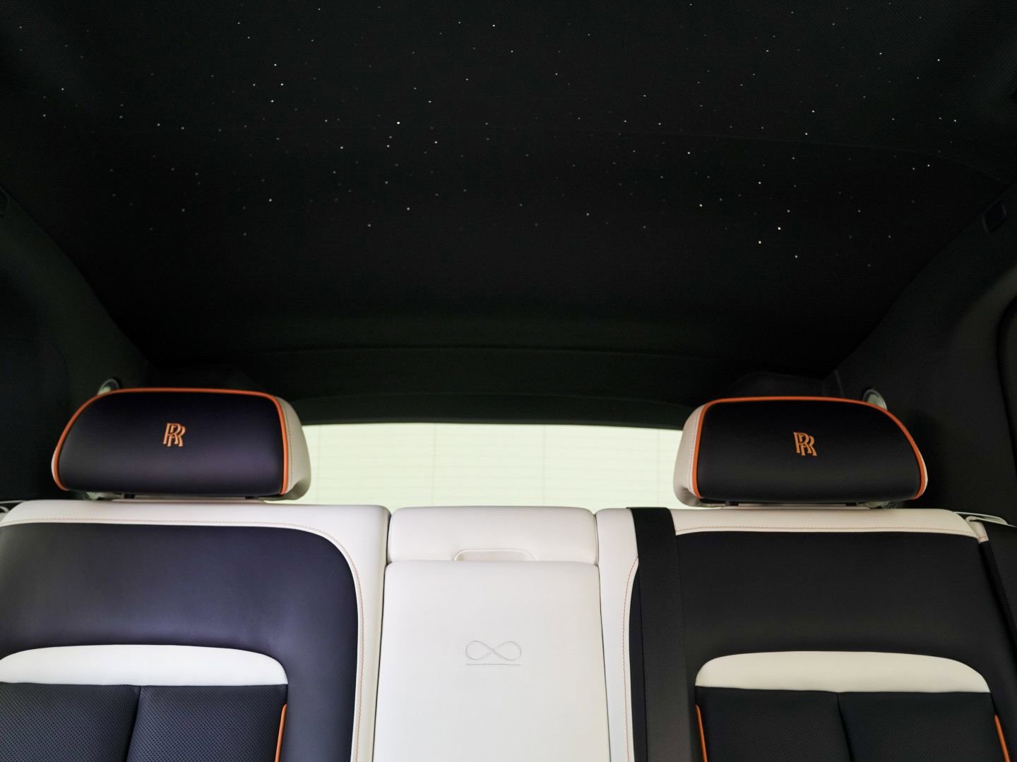 New 2026 Rolls-Royce Cullinan Black Badge image 33