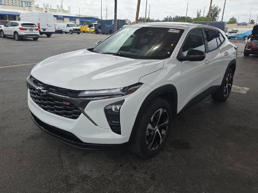 Used 2025 Chevrolet Trax RS image 2
