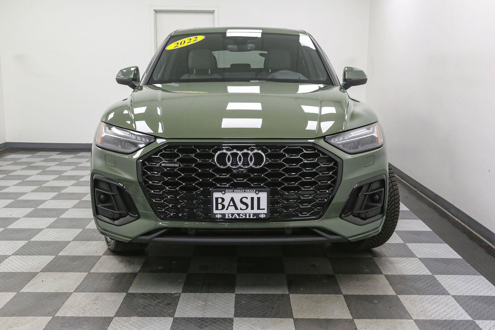 Used 2022 Audi Q5 2.0T Prestige w/ Prestige Package AWD/4WD image 3
