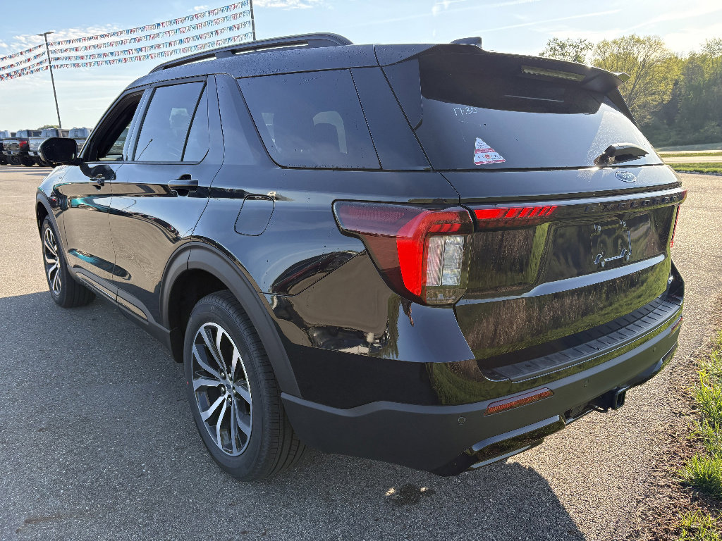 New 2026 Ford Explorer ST-Line AWD/4WD image 3