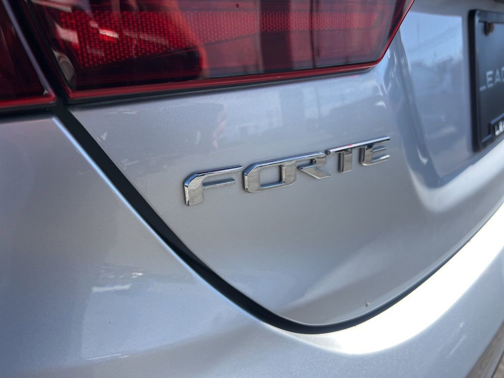 Used 2019 Kia Forte LXS FWD image 28