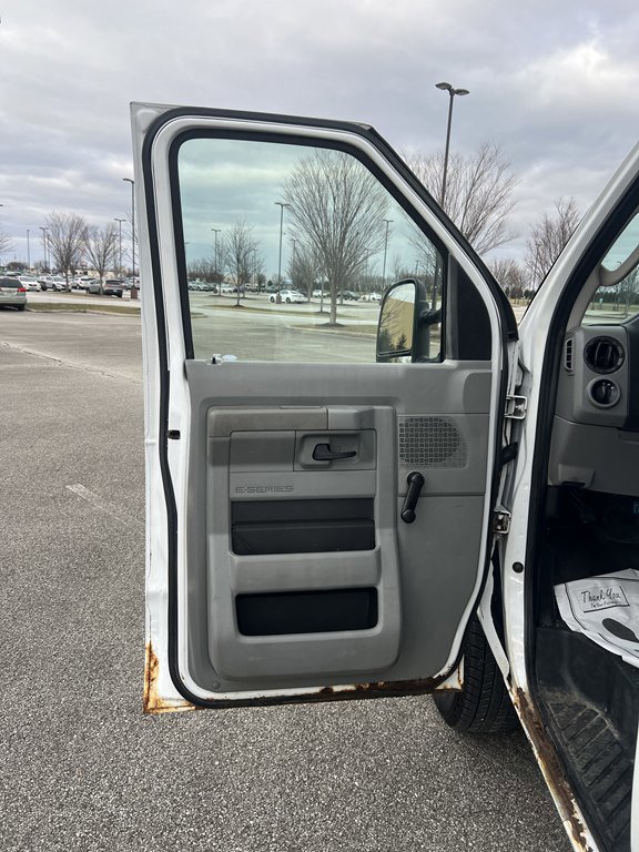 Used 2013 Ford E-250 and Econoline 250 image 14
