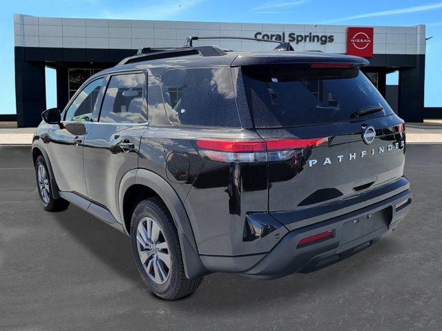 New 2025 Nissan Pathfinder SV image 3