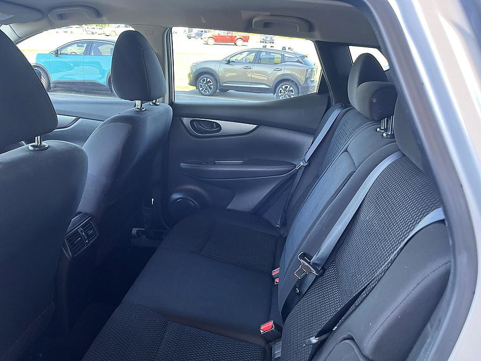 Certified 2022 Nissan Rogue Sport S image 21