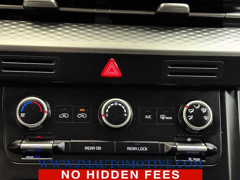 Used 2024 Kia Carnival LX image 33