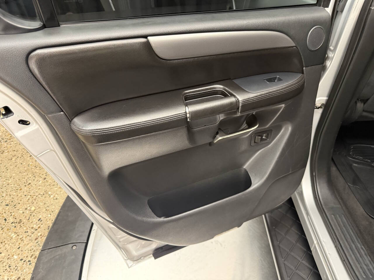 Used 2012 Nissan Armada SV AWD/4WD image 28