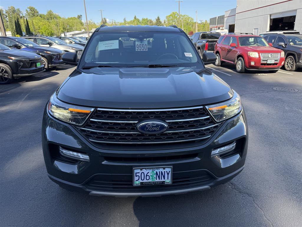 Used 2022 Ford Explorer XLT w/ Equipment Group 202A AWD/4WD image 5