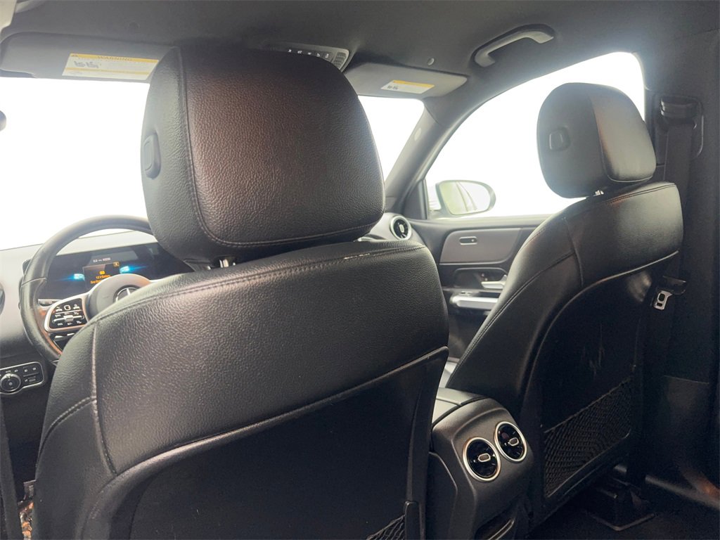 Used 2022 Mercedes-Benz GLB 250 w/ Premium Package Lite image 33