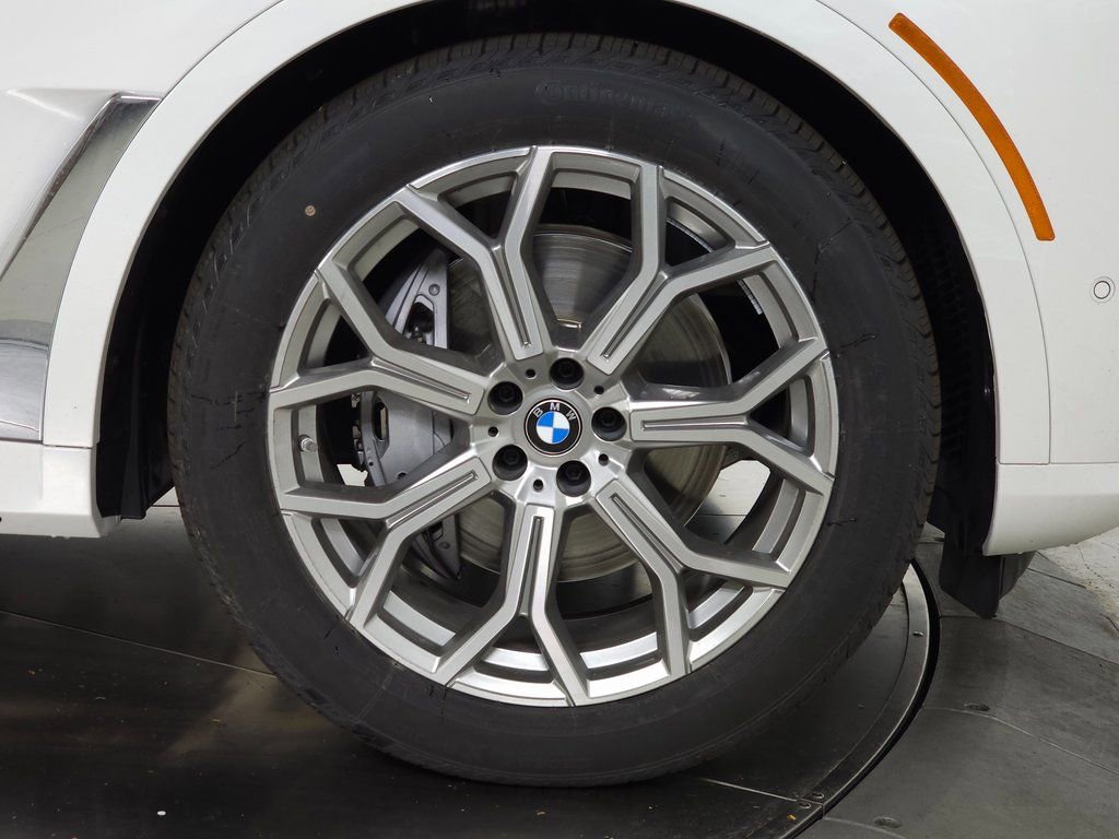 Used 2026 BMW X7 xDrive40i AWD/4WD image 8