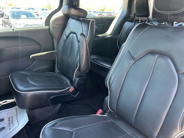 Used 2018 Chrysler Pacifica Limited w/ Advanced Safetytec Group FWD image 18