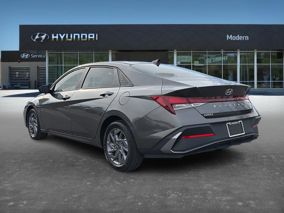 Certified 2024 Hyundai Elantra SEL image 5