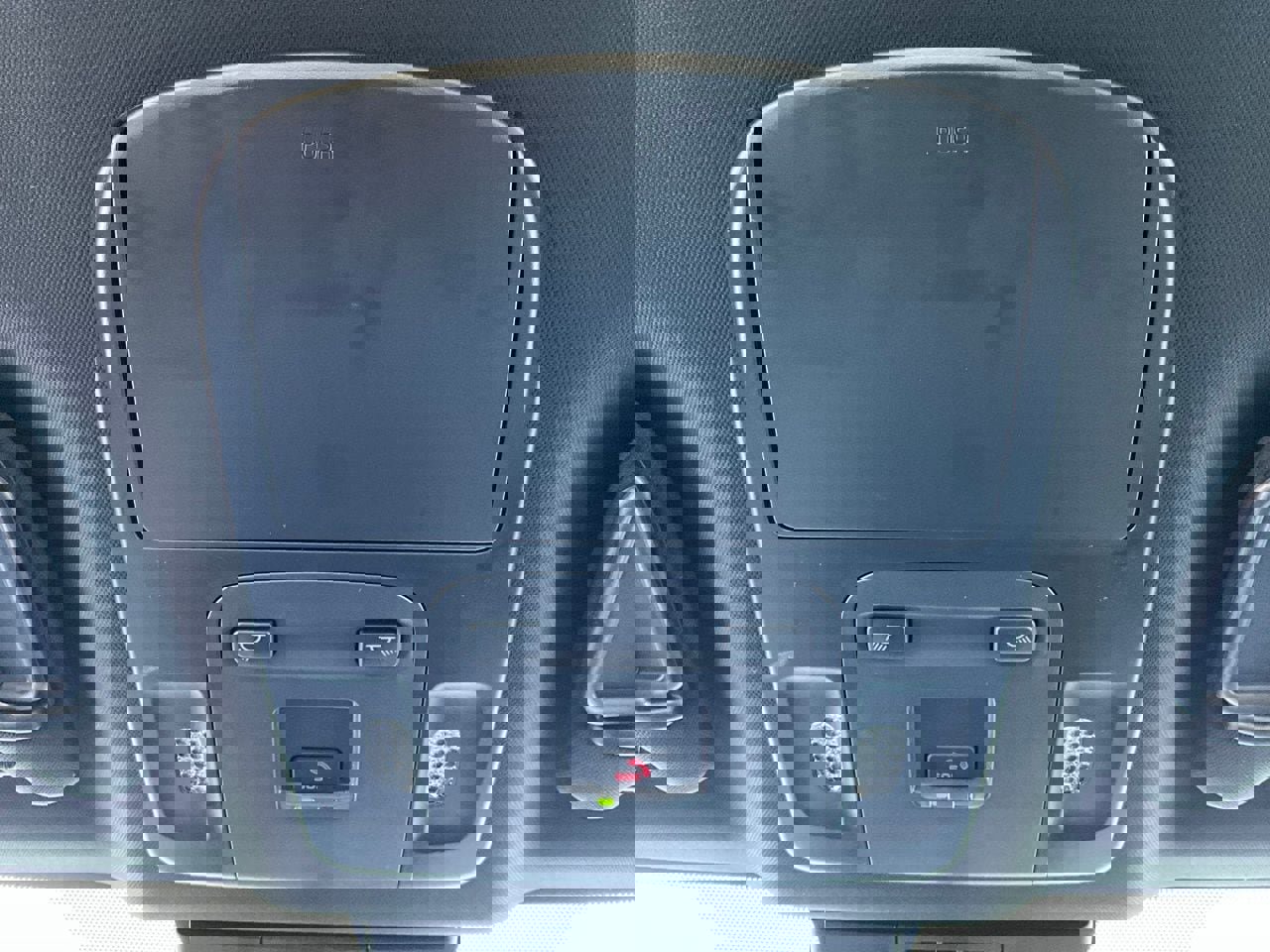 Used 2025 Toyota Camry SE image 17