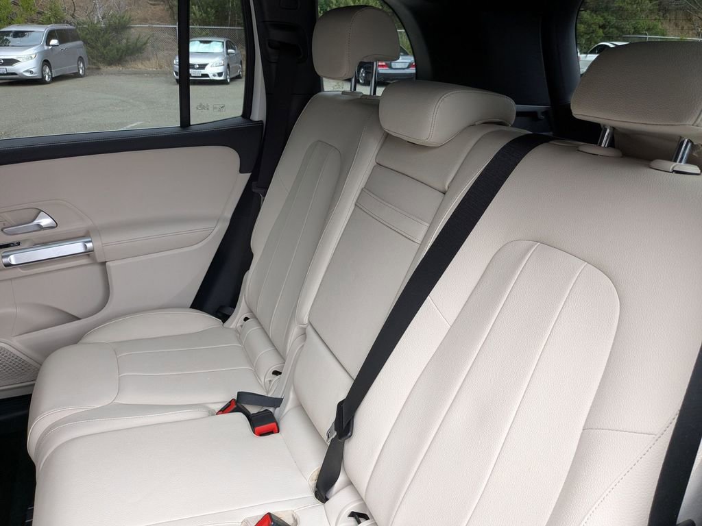 Used 2023 Mercedes-Benz GLB 250 image 24