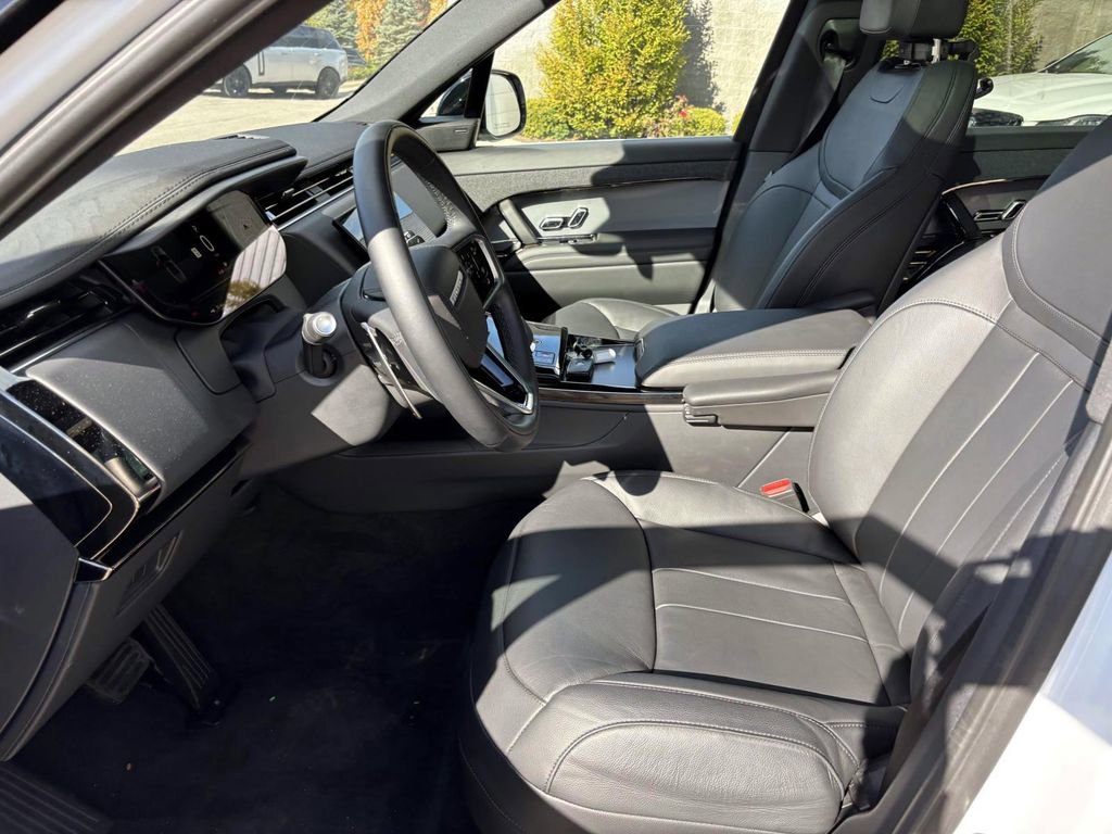 Certified 2025 Land Rover Range Rover Sport image 10