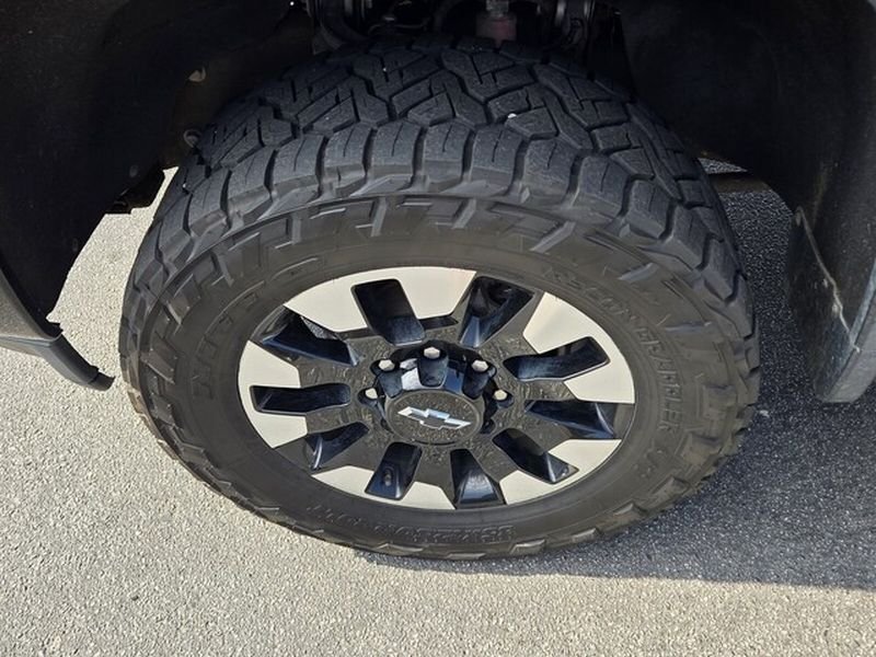 Used 2021 Chevrolet Silverado 2500 LTZ w/ LTZ Plus Package AWD/4WD image 19