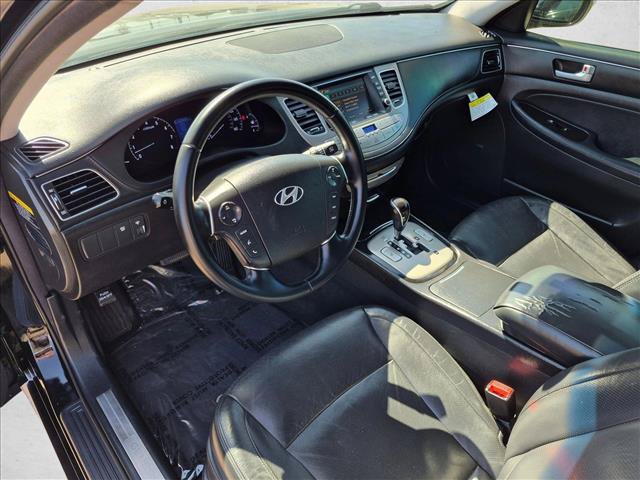 Used 2013 Hyundai Genesis 3.8 w/ Premium Pkg RWD image 12