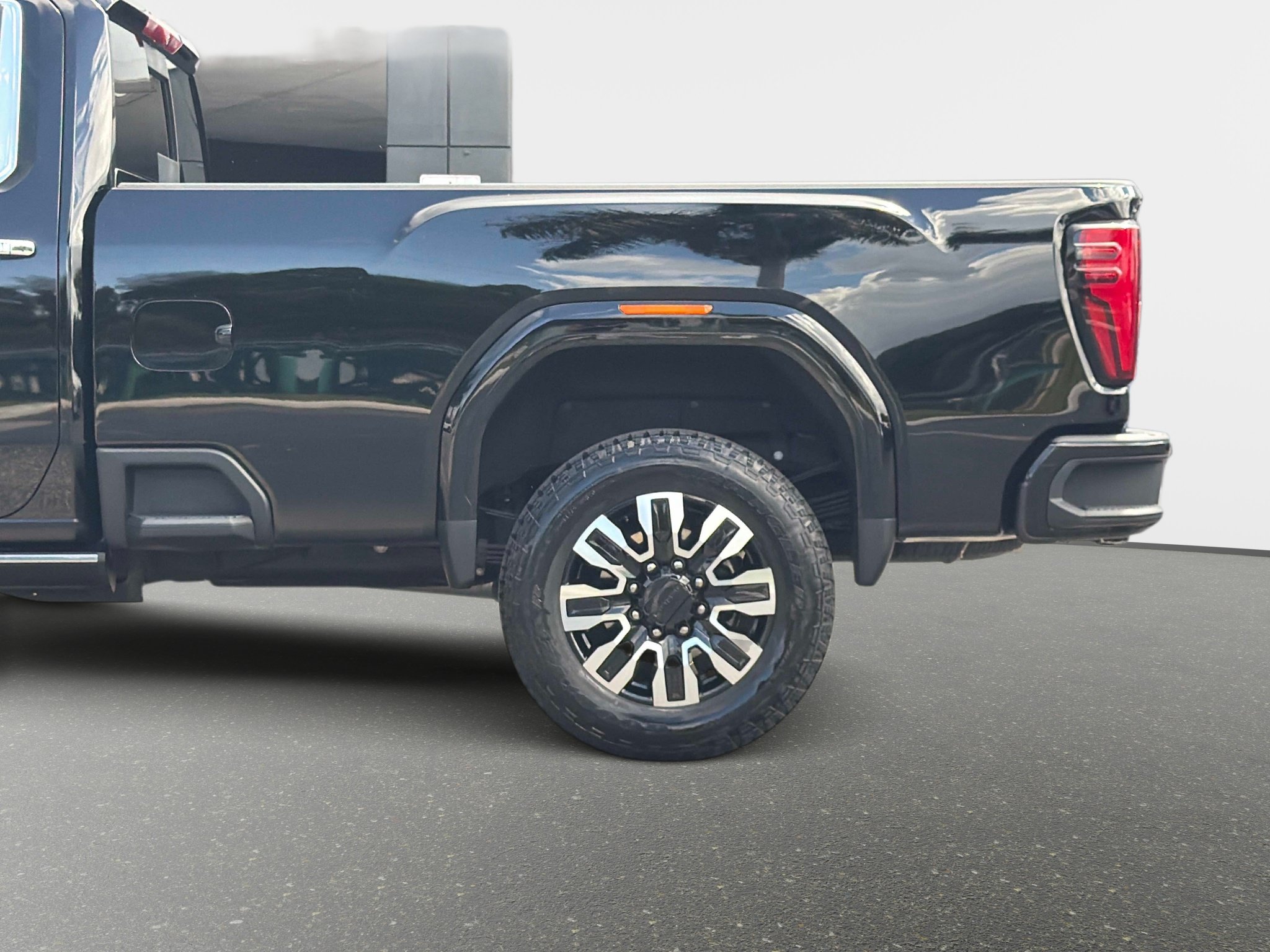 Used 2025 GMC Sierra 2500 Denali Ultimate w/ Max Trailering Package AWD/4WD image 11