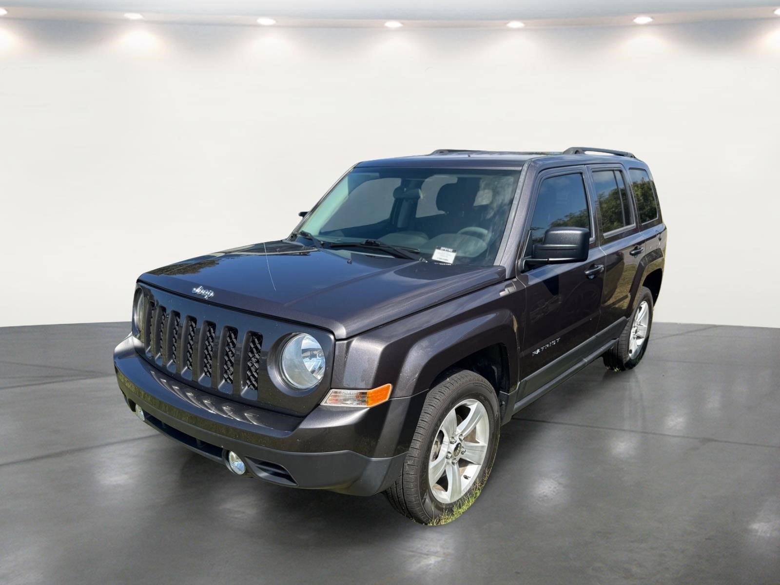 Used 2015 Jeep Patriot Sport w/ Power Value Group AWD/4WD image 2