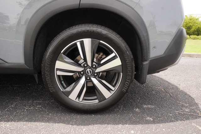 Used 2022 Nissan Rogue Platinum w/ Head-Up Display Package FWD image 34
